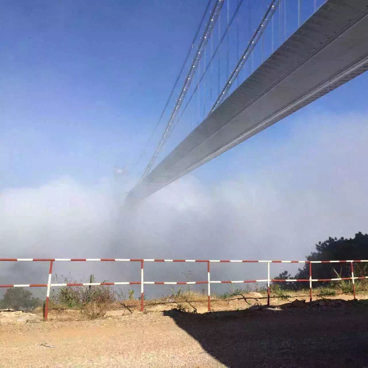 雲南龍江特（tè）大橋